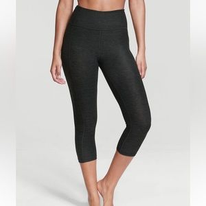 NWT Victoria’s Secret Essential Capri